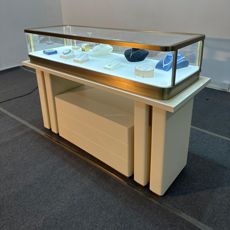 Витрина-стол для демонстрации  – обзор и цена Jewelry And Watches Stores